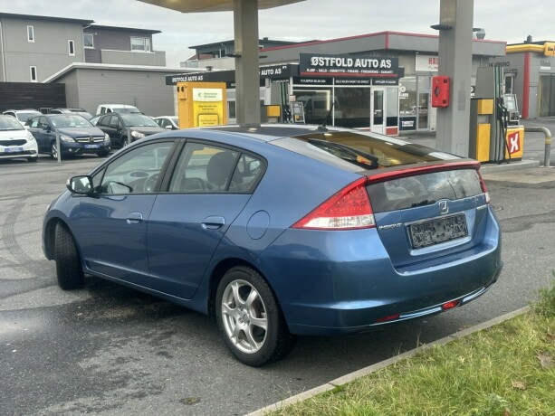 honda-insight-bensin-2010-big-5