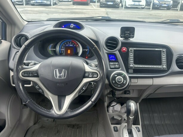 honda-insight-bensin-2010-big-6
