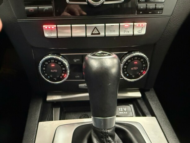 mercedes-benz-c-klasse-bensin-2012-big-17