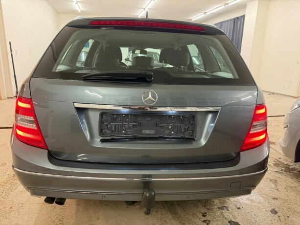 mercedes-benz-c-klasse-bensin-2012-big-3