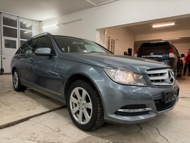 mercedes-benz-c-klasse-bensin-2012-big-0