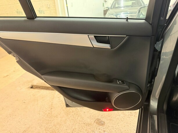 mercedes-benz-c-klasse-bensin-2012-big-25