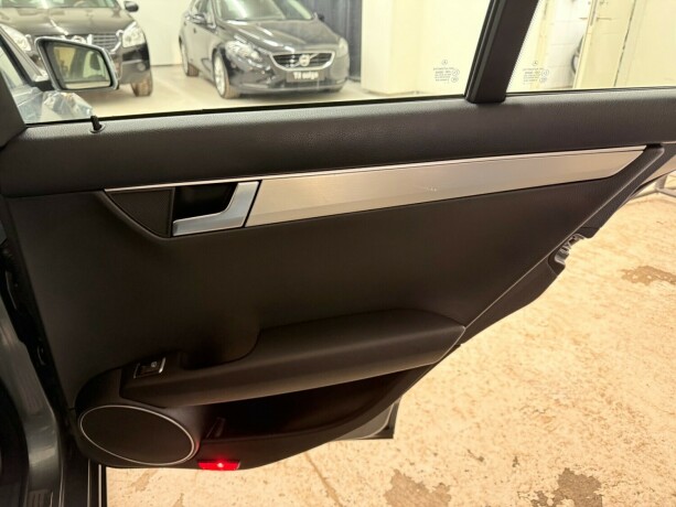 mercedes-benz-c-klasse-bensin-2012-big-22