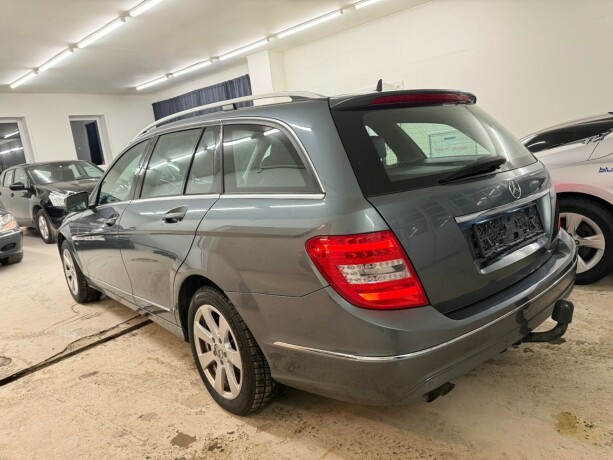 mercedes-benz-c-klasse-bensin-2012-big-4