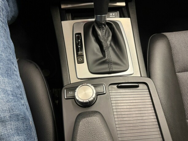 mercedes-benz-c-klasse-bensin-2012-big-18