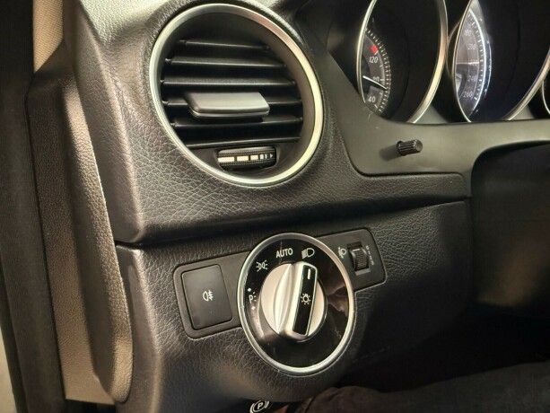 mercedes-benz-c-klasse-bensin-2012-big-30