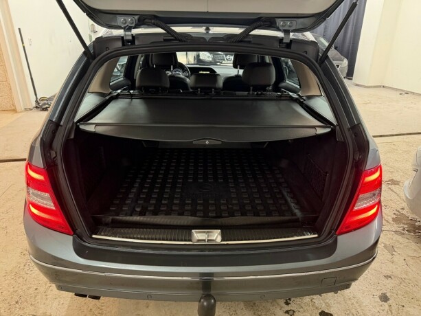 mercedes-benz-c-klasse-bensin-2012-big-23