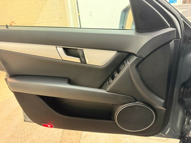 mercedes-benz-c-klasse-bensin-2012-big-27