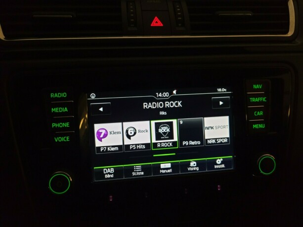 skoda-rapid-bensin-2016-big-23