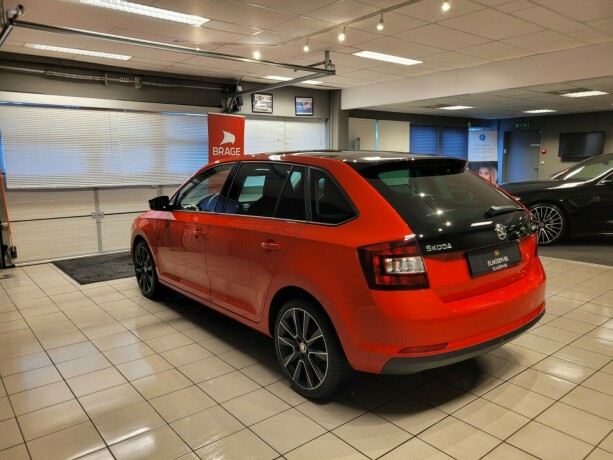 skoda-rapid-bensin-2016-big-6