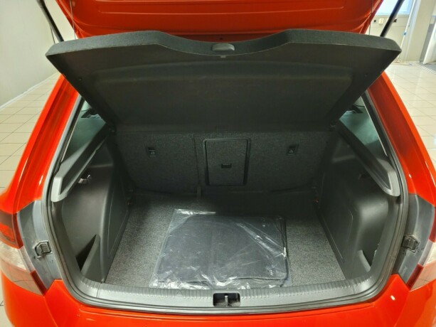 skoda-rapid-bensin-2016-big-17