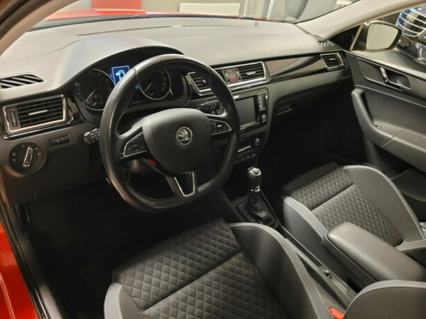 skoda-rapid-bensin-2016-big-19