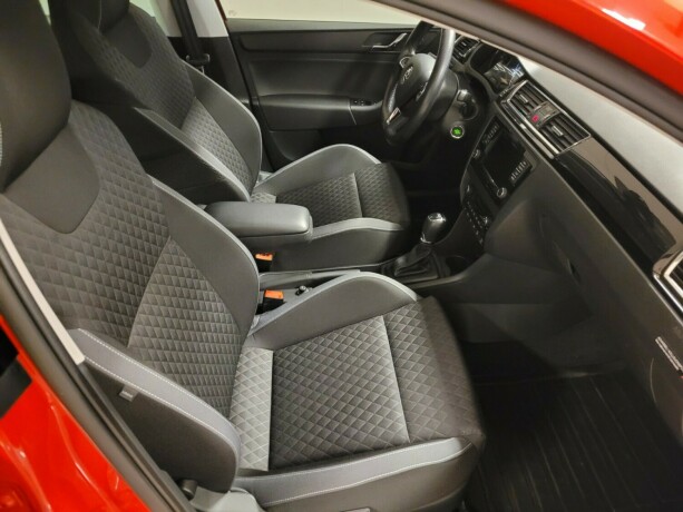 skoda-rapid-bensin-2016-big-14