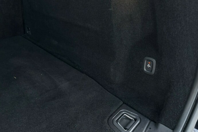 volvo-xc-60-elektrisitetbensin-2021-big-35