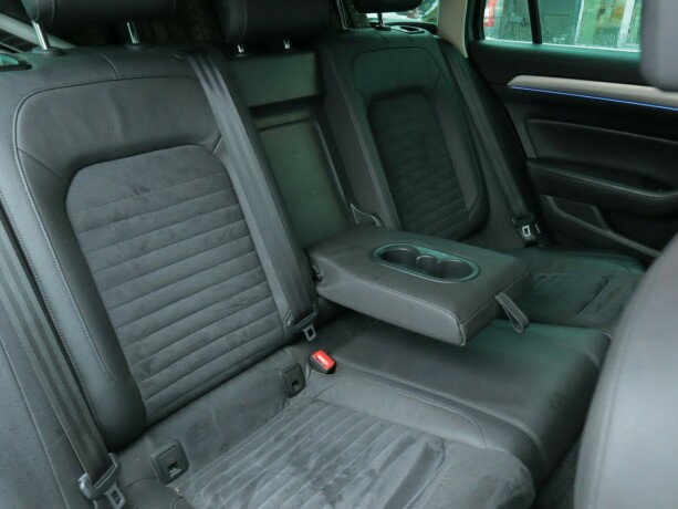 volkswagen-passat-elektrisitetbensin-2017-big-13