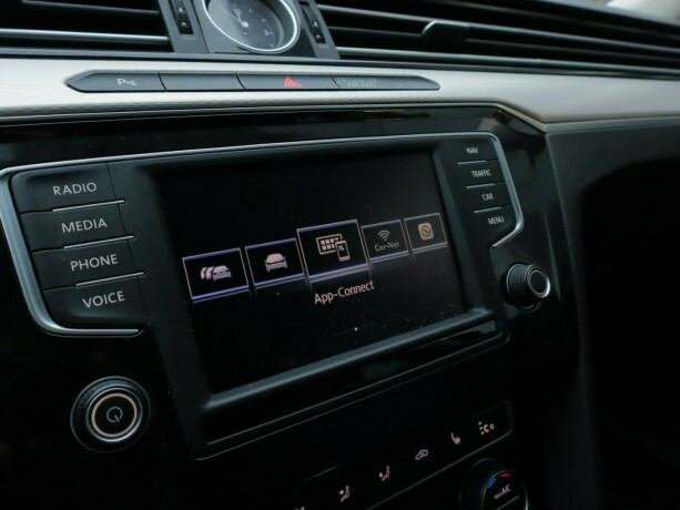 volkswagen-passat-elektrisitetbensin-2017-big-22