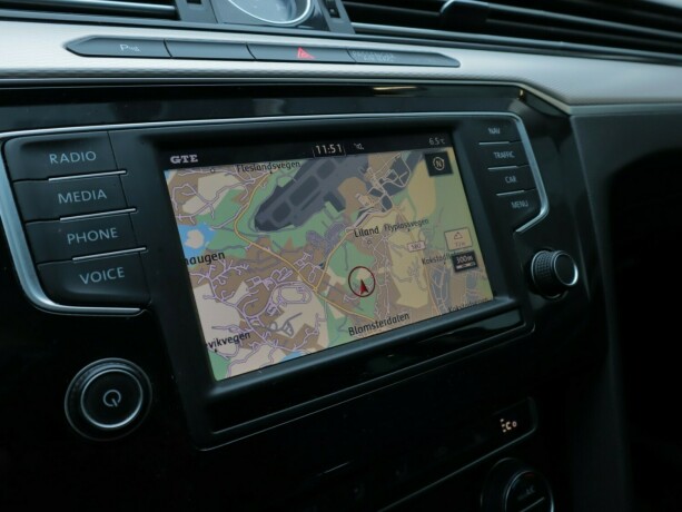 volkswagen-passat-elektrisitetbensin-2017-big-23