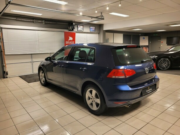 volkswagen-golf-bensin-2014-big-5