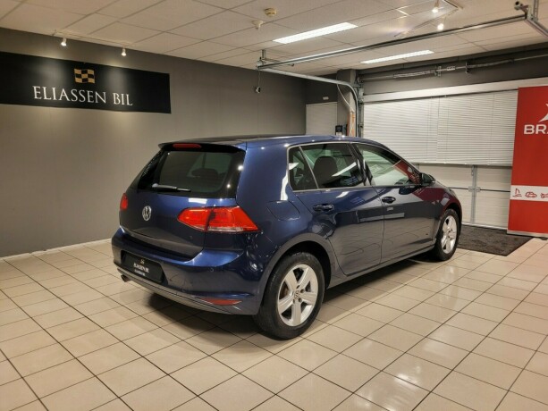 volkswagen-golf-bensin-2014-big-3