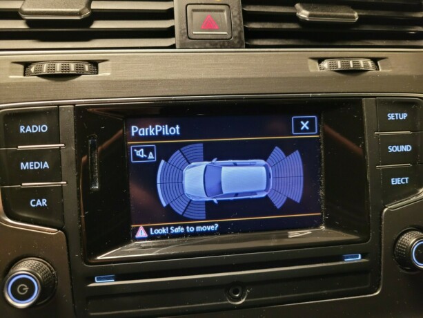 volkswagen-golf-bensin-2014-big-22