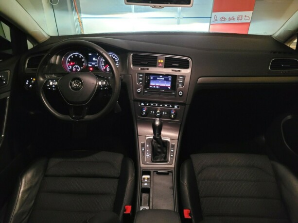 volkswagen-golf-bensin-2014-big-23