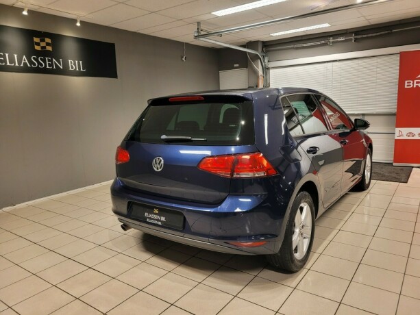 volkswagen-golf-bensin-2014-big-4