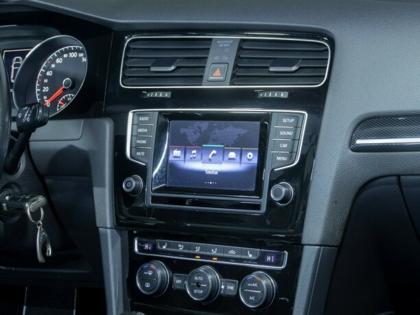 volkswagen-golf-bensin-2013-big-18