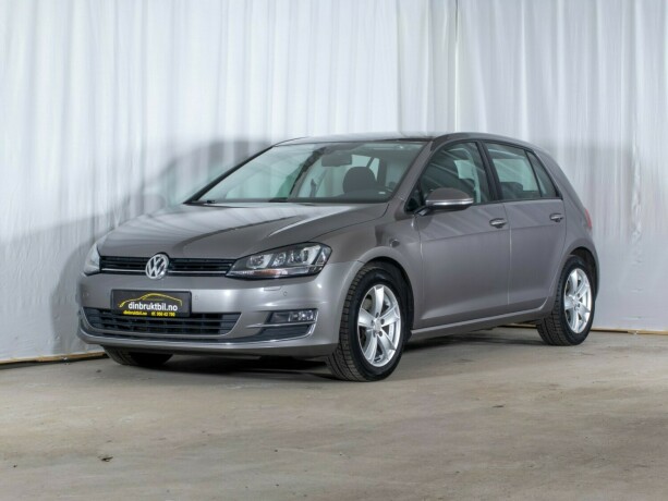volkswagen-golf-bensin-2013-big-0