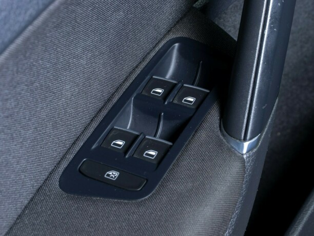 volkswagen-golf-bensin-2013-big-24