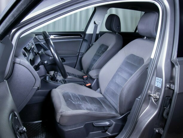 volkswagen-golf-bensin-2013-big-46