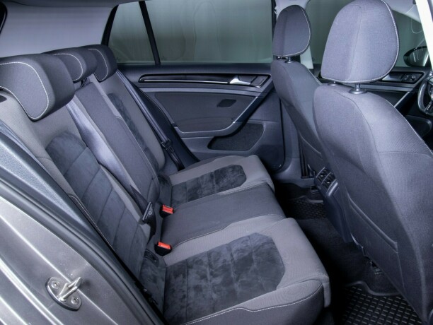 volkswagen-golf-bensin-2013-big-53