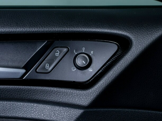 volkswagen-golf-bensin-2013-big-25