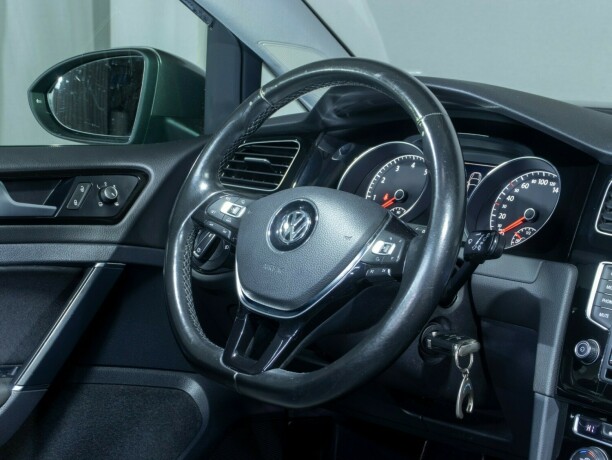 volkswagen-golf-bensin-2013-big-17