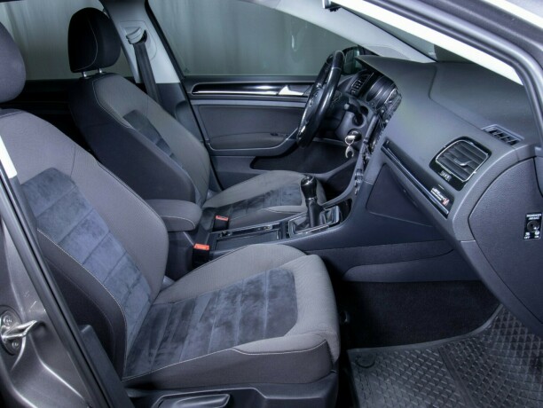 volkswagen-golf-bensin-2013-big-50