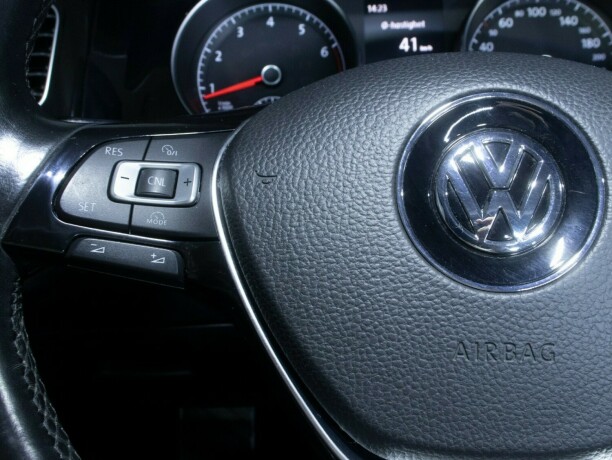 volkswagen-golf-bensin-2013-big-30