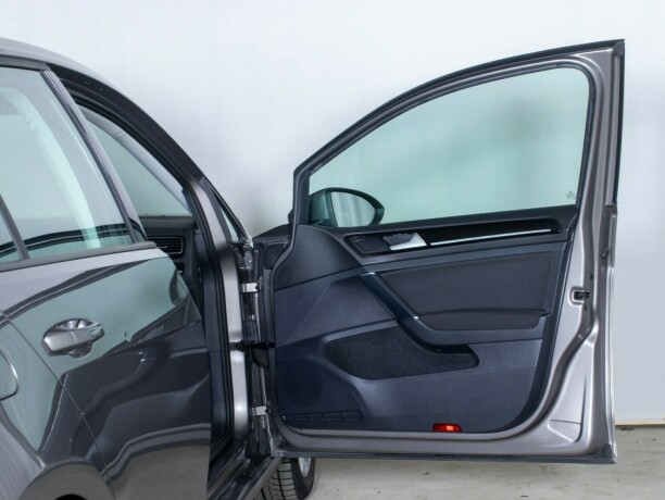 volkswagen-golf-bensin-2013-big-15