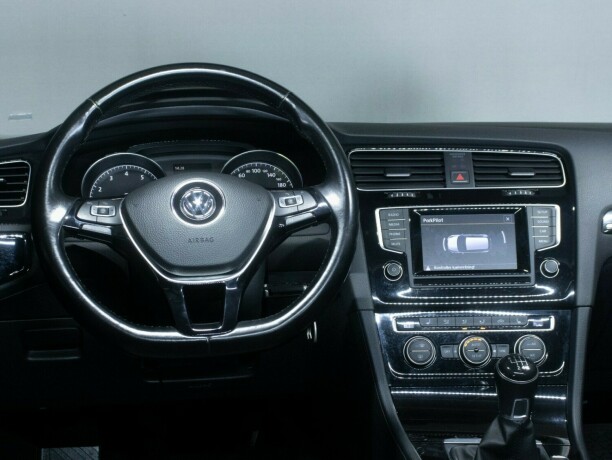 volkswagen-golf-bensin-2013-big-41