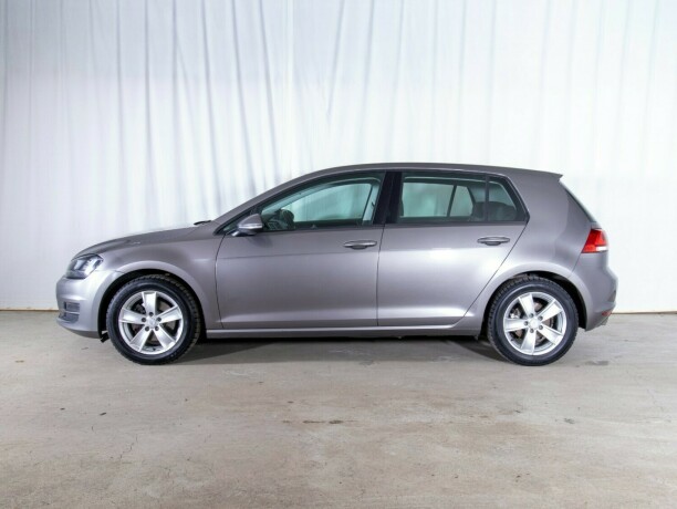 volkswagen-golf-bensin-2013-big-4