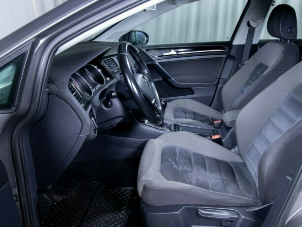 volkswagen-golf-bensin-2013-big-45