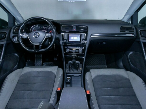 volkswagen-golf-bensin-2013-big-43