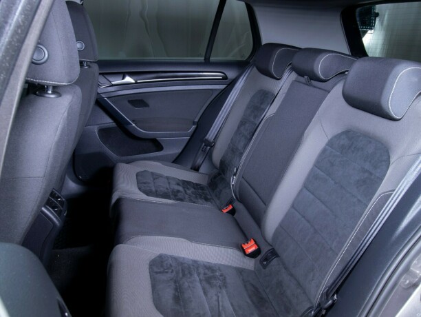 volkswagen-golf-bensin-2013-big-48