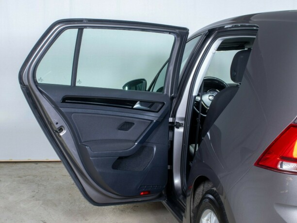 volkswagen-golf-bensin-2013-big-22