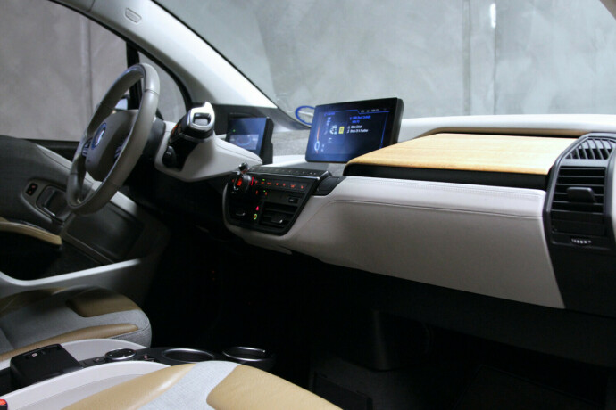 bmw-i3-elektrisitet-2016-big-6