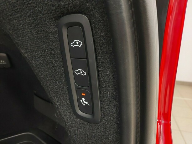 volvo-xc-90-diesel-2019-big-25