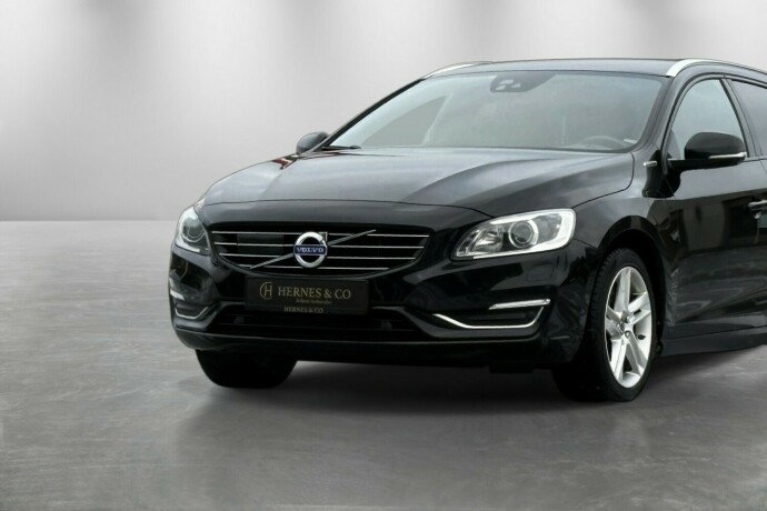 volvo-v60-elektrisitetdiesel-2018-big-1