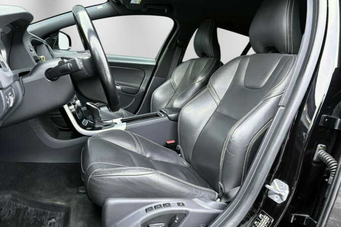 volvo-v60-elektrisitetdiesel-2018-big-17