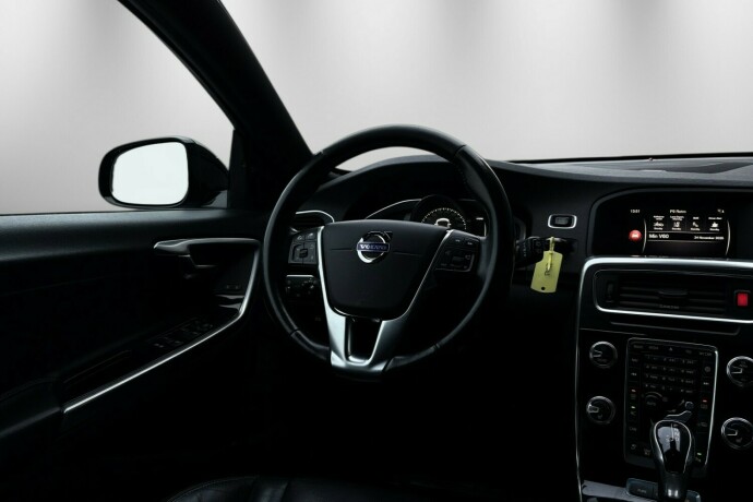 volvo-v60-elektrisitetdiesel-2018-big-11