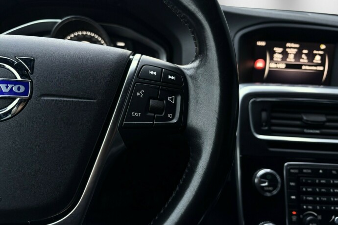 volvo-v60-elektrisitetdiesel-2018-big-14