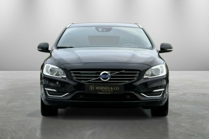 volvo-v60-elektrisitetdiesel-2018-big-2