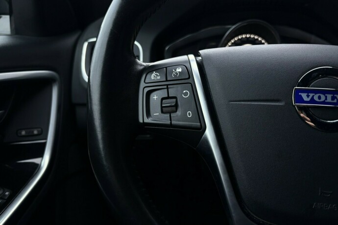 volvo-v60-elektrisitetdiesel-2018-big-13